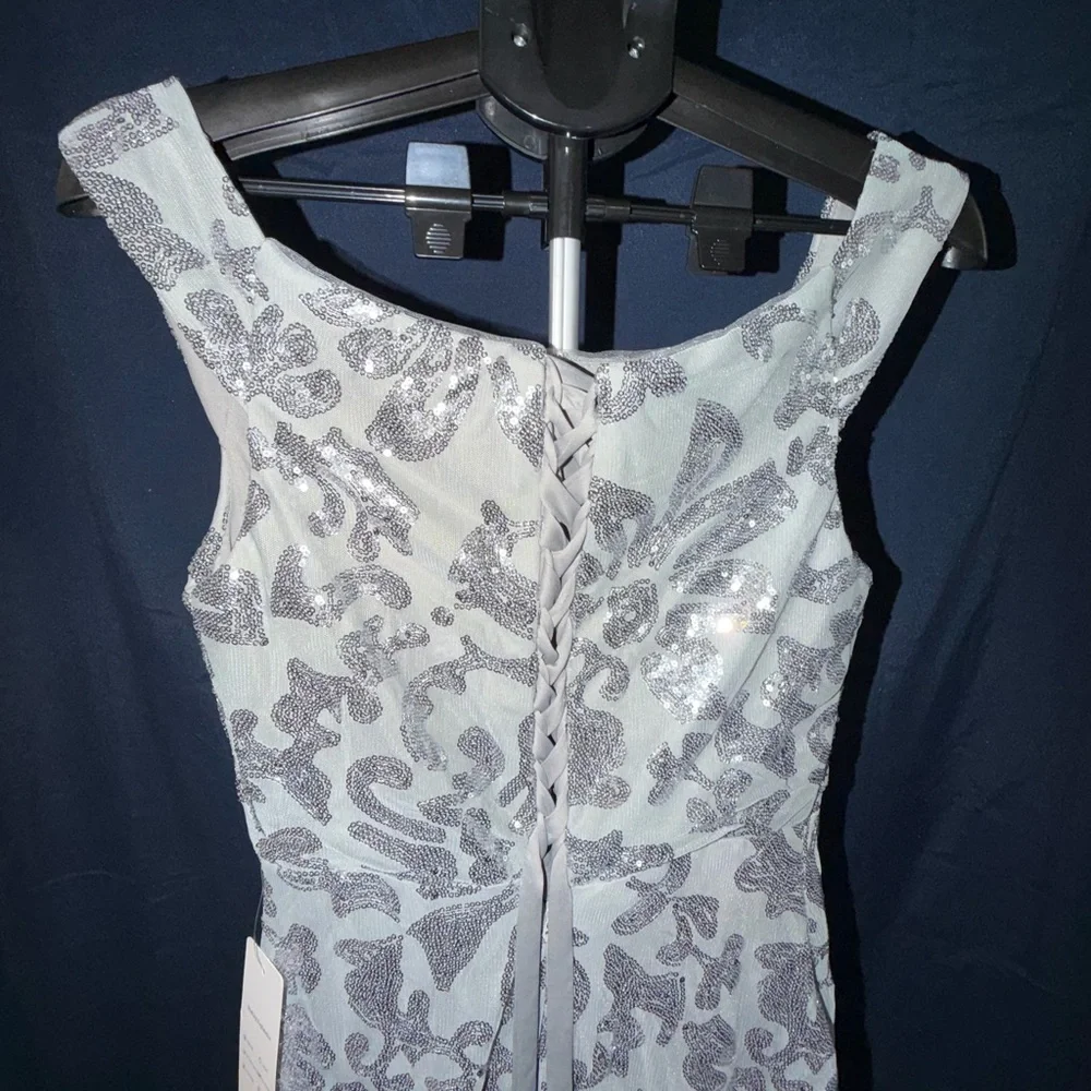 ✨ Silver Sequin Evening Gown – Size 12 – Formal / Prom / Gala Dress ✨ - Picture 6 of 10